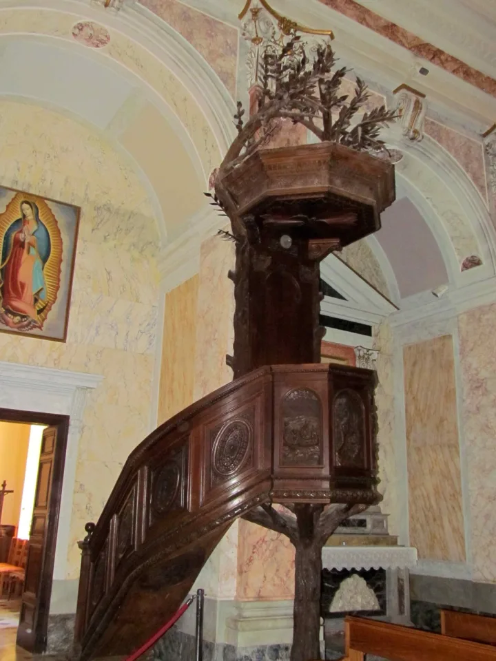 Preekstoel in St Petruskerk, Tel Aviv