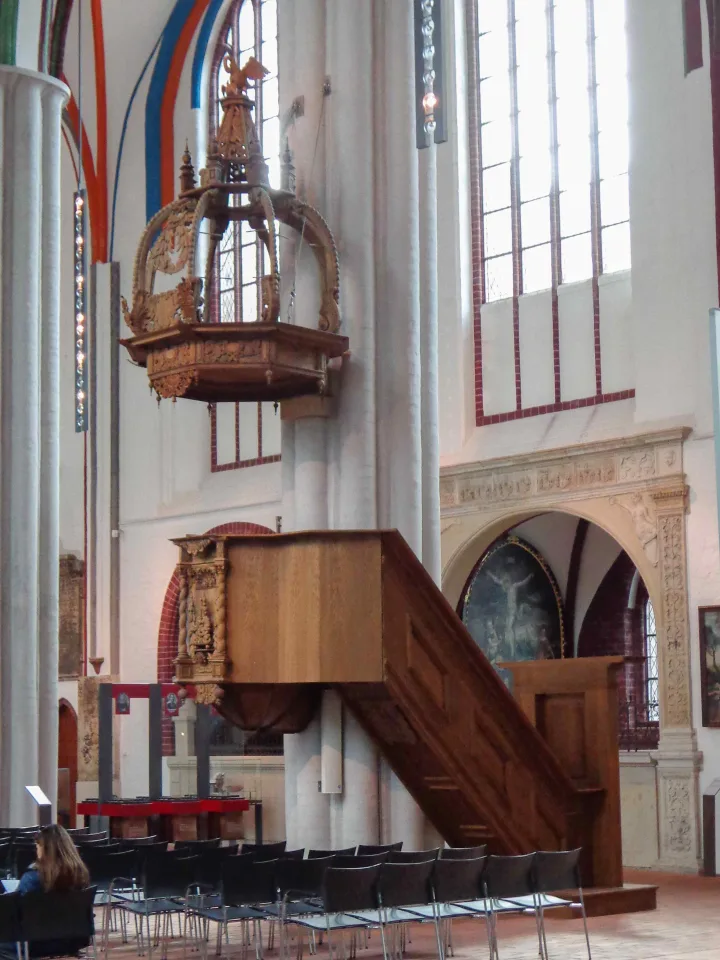 Preekstoel in Nikolaikirche, Berlijn