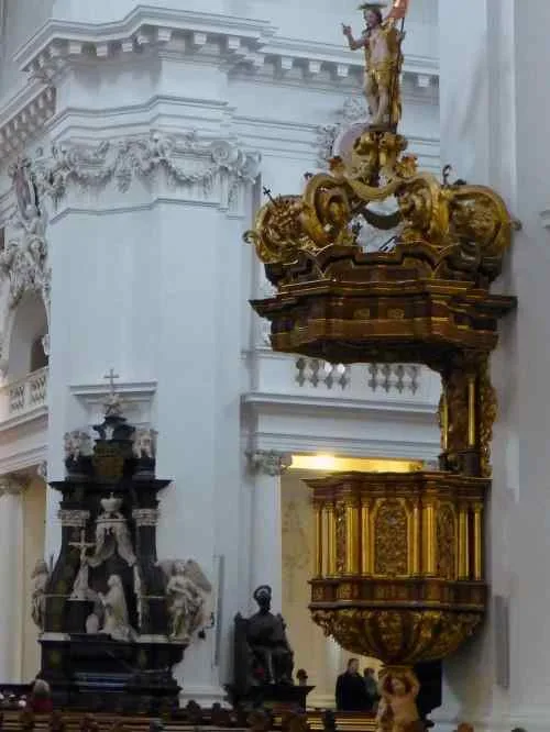 Preekstoel in Dom (Sankt Salvator und Bonifatius), Fulda
