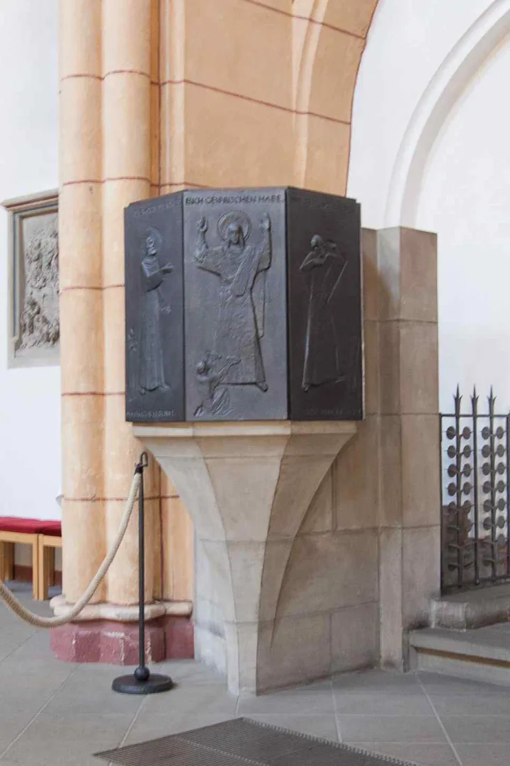 Preekstoel in Sint-Gangolfkerk, Trier