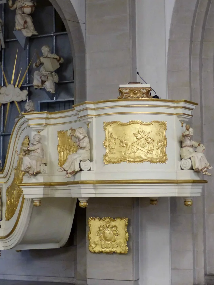 Preekstoel in Marktkirche St. Nicolai, Hameln