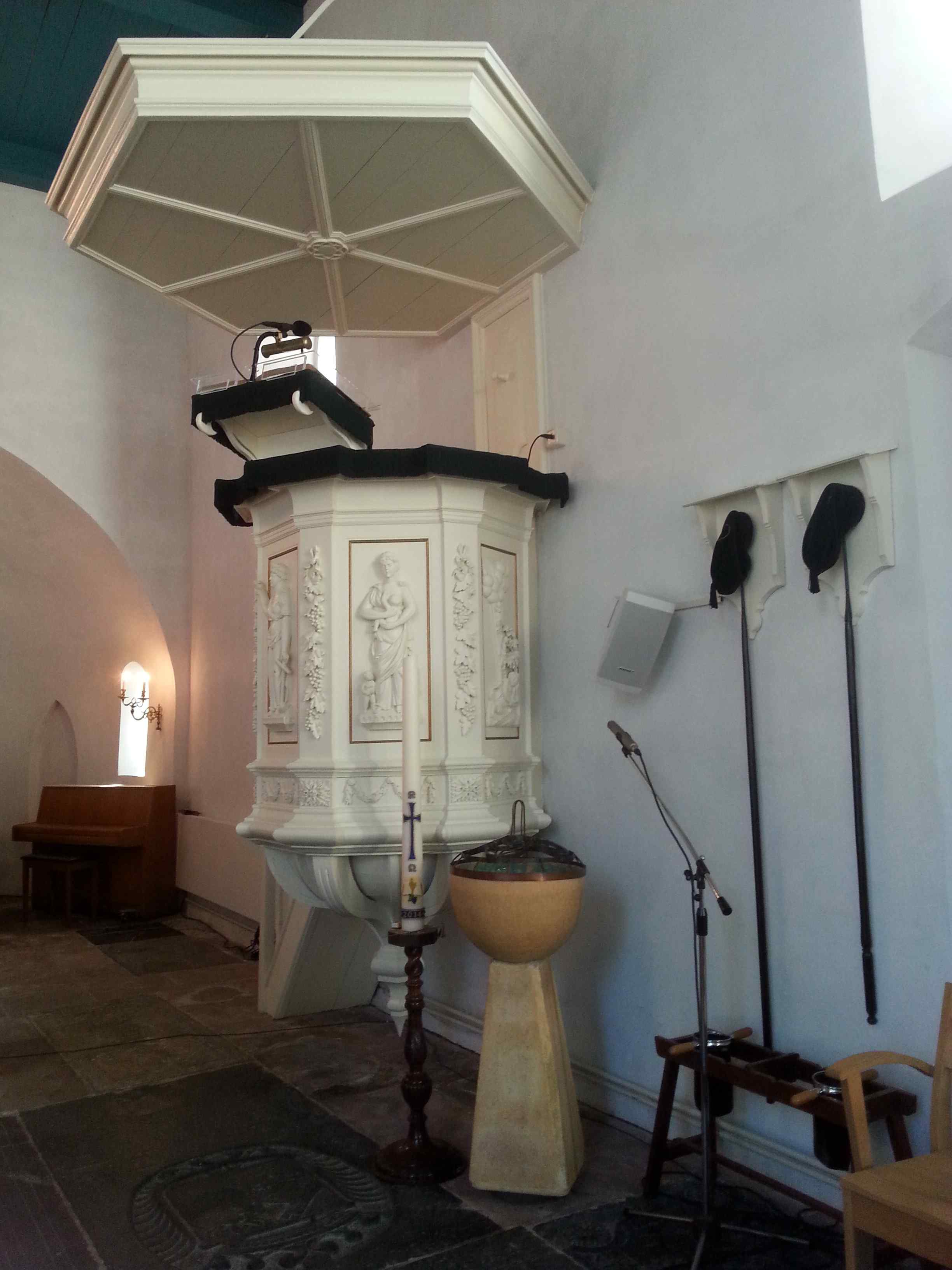 Preekstoel in St Vitus kerk, Doezum