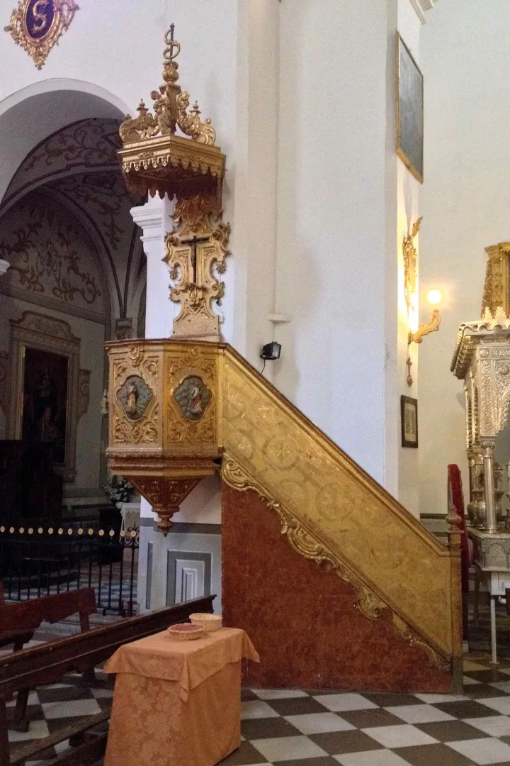 Pulpit at Iglesia de San Pedro y San Pablo, Granada