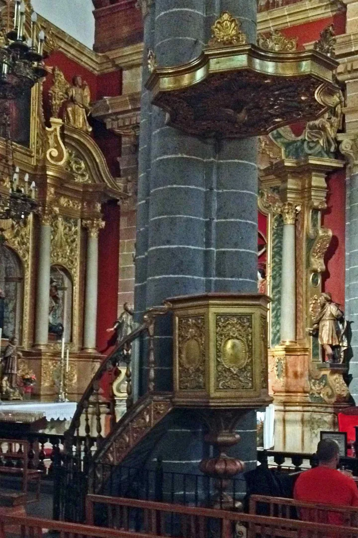 Preekstoel in Basilica de Nuestra SeÃ±ora del Pino, Teror