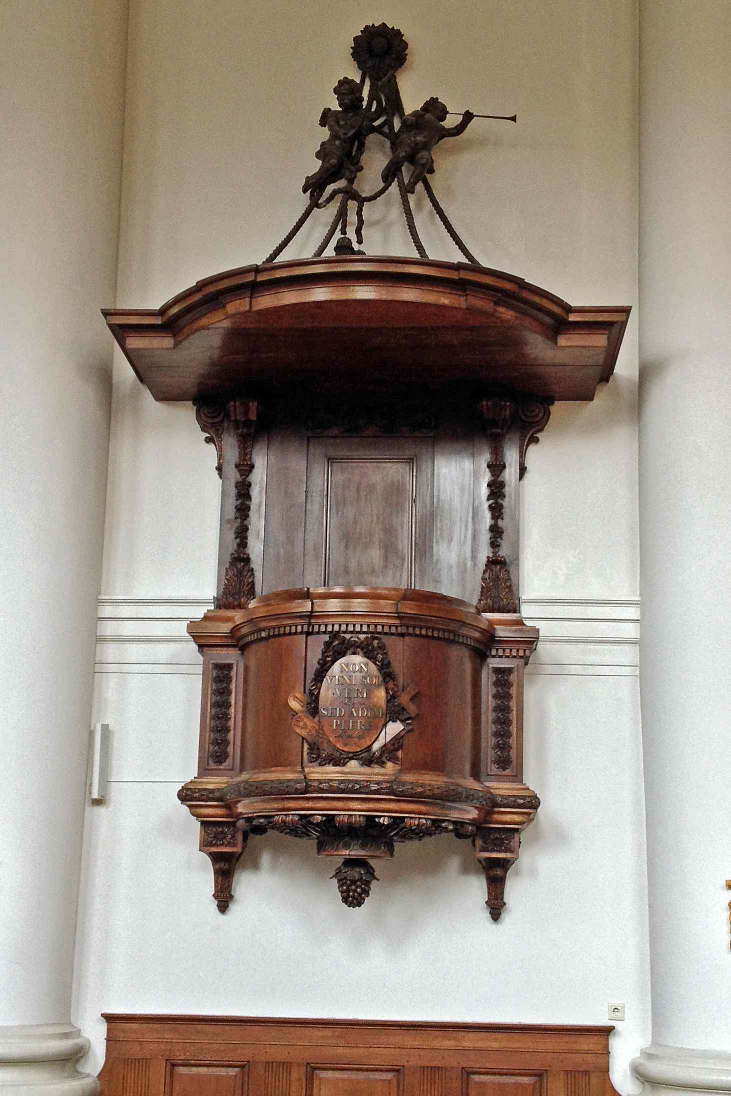 Preekstoel in Lodewijkskerk, Leiden