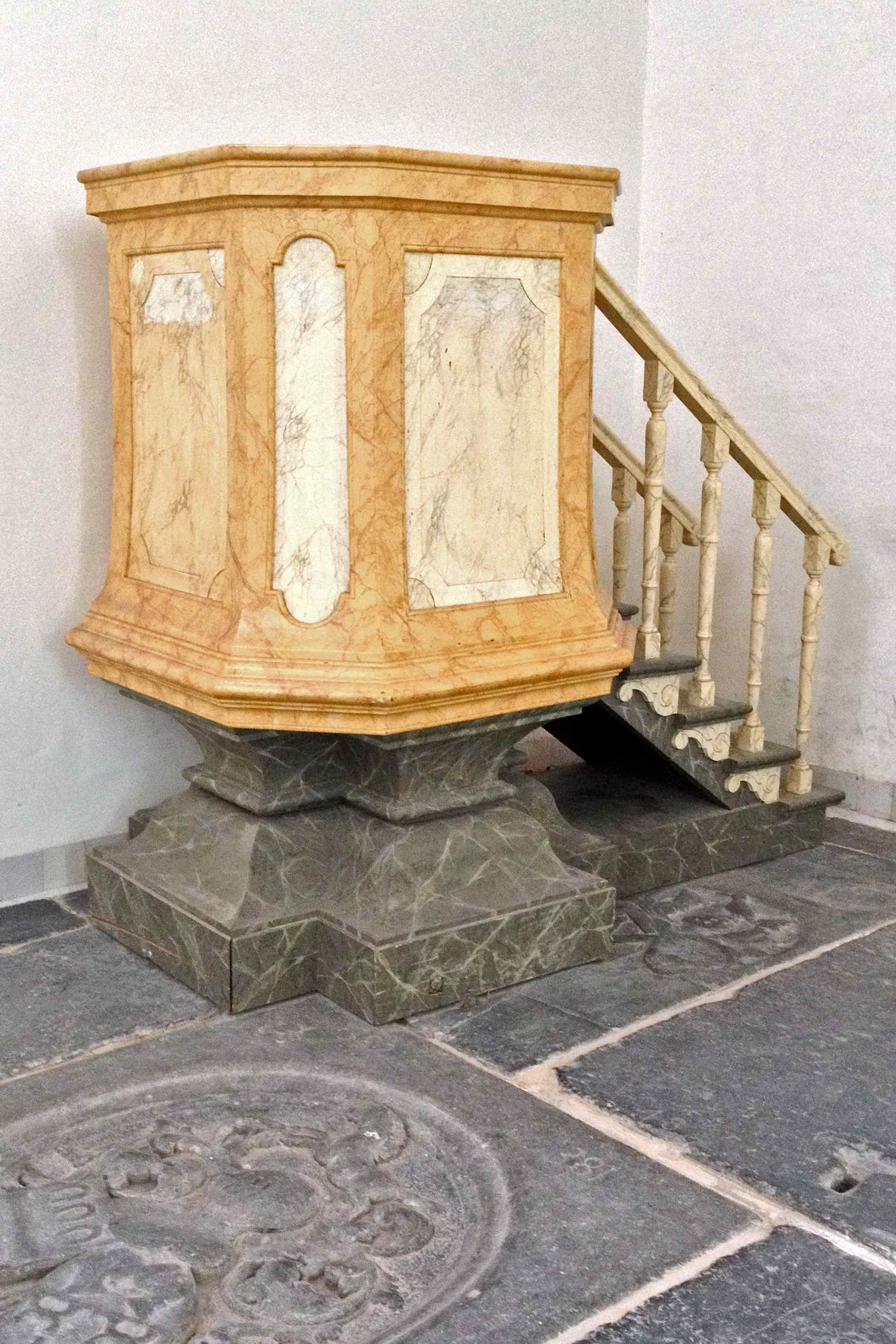 Pulpit at Oude Kerk - koor, Amsterdam