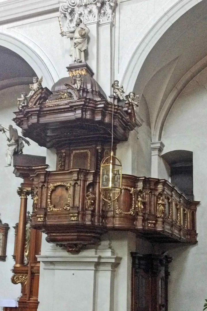 Preekstoel in Karmelitenkirche St Maria und St Theodoor, Bamberg