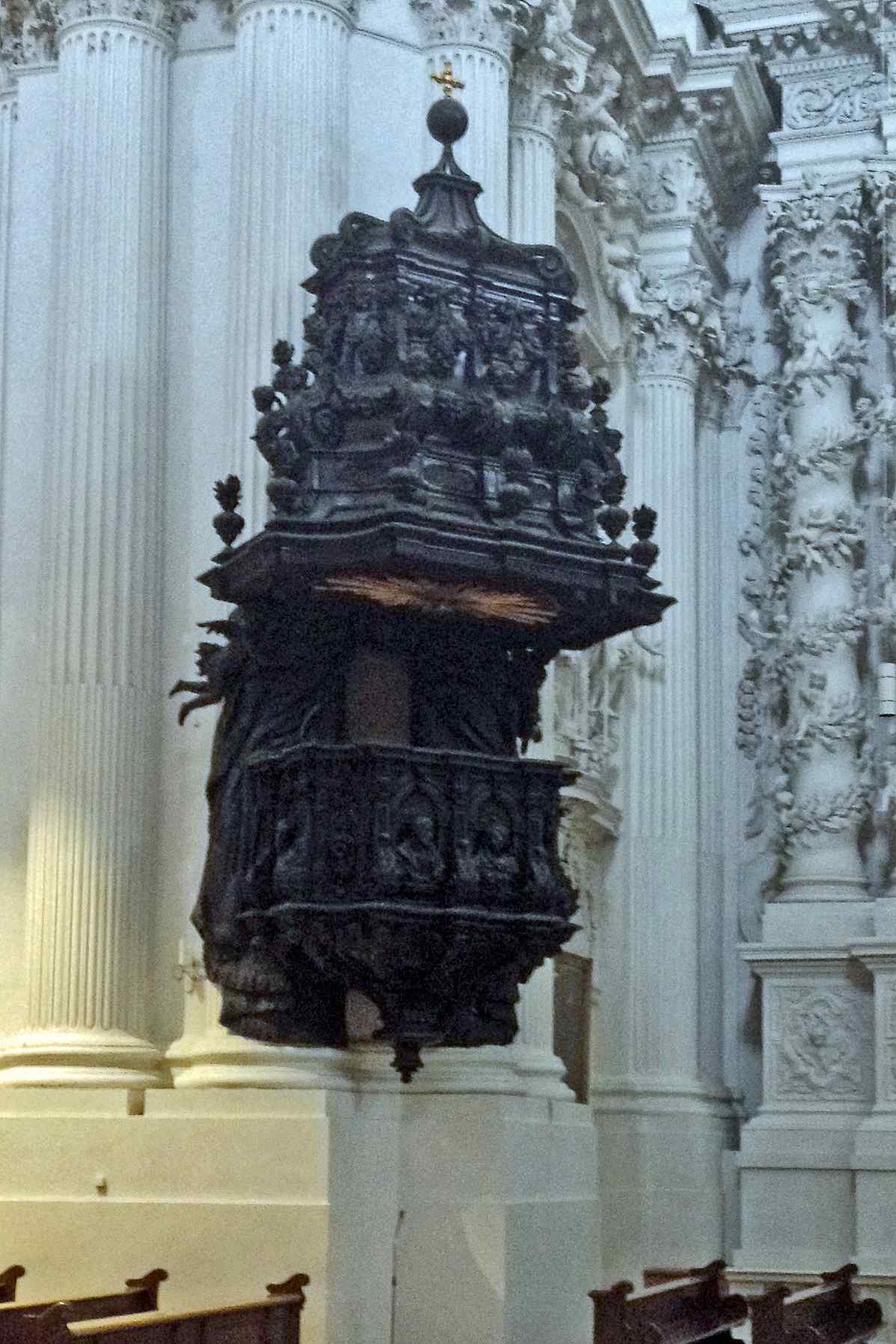 Preekstoel in Theatinerkirche St Kajetan, Munchen