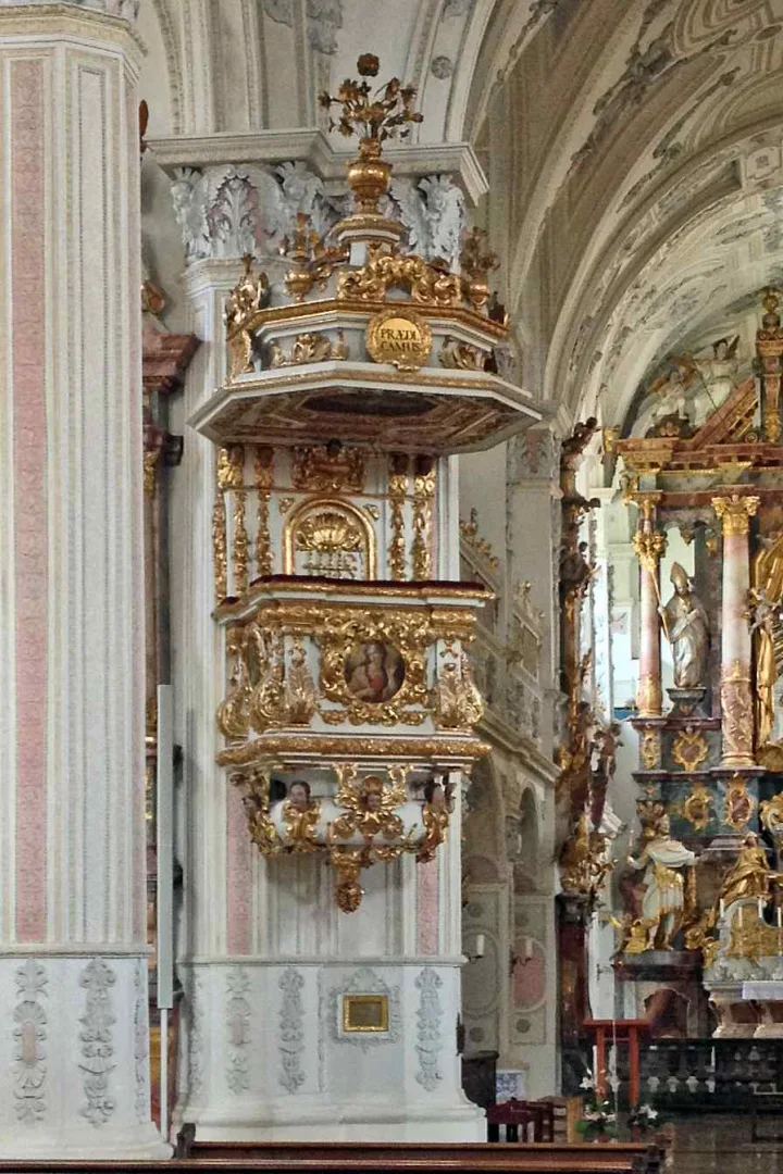 Preekstoel in Stiftskirche St Salvator, Polling