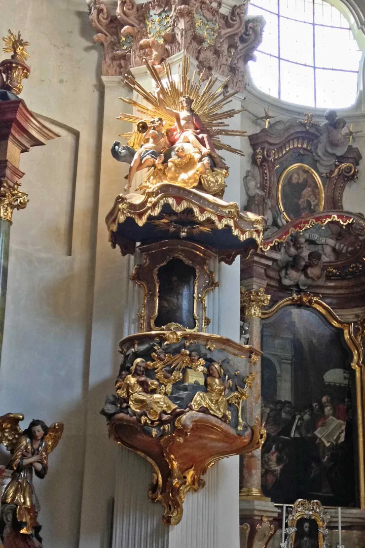 Preekstoel in Klosterkirche St Anna, Munchen