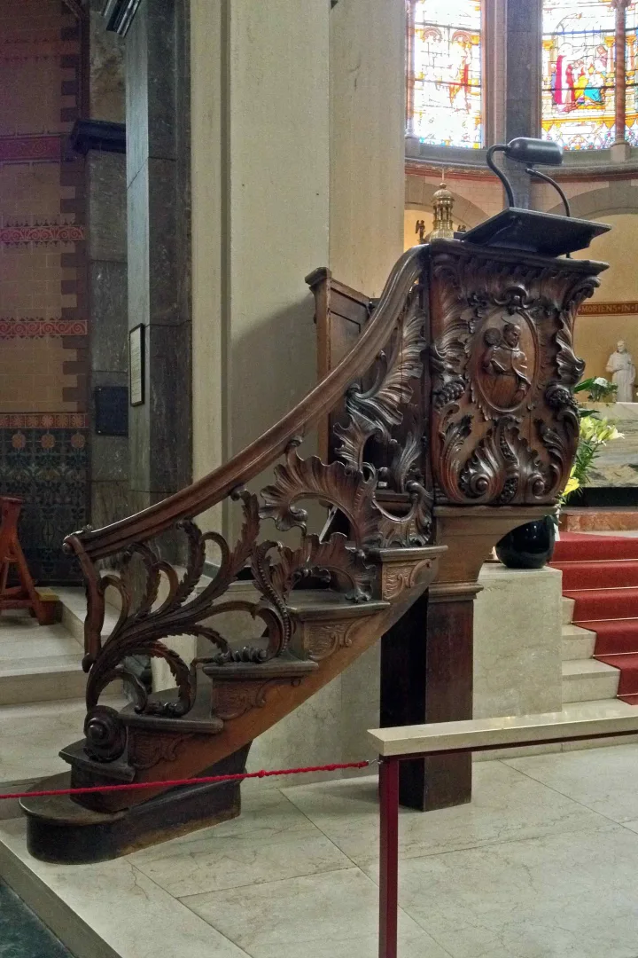Preekstoel in Koepelkerk, Hoorn