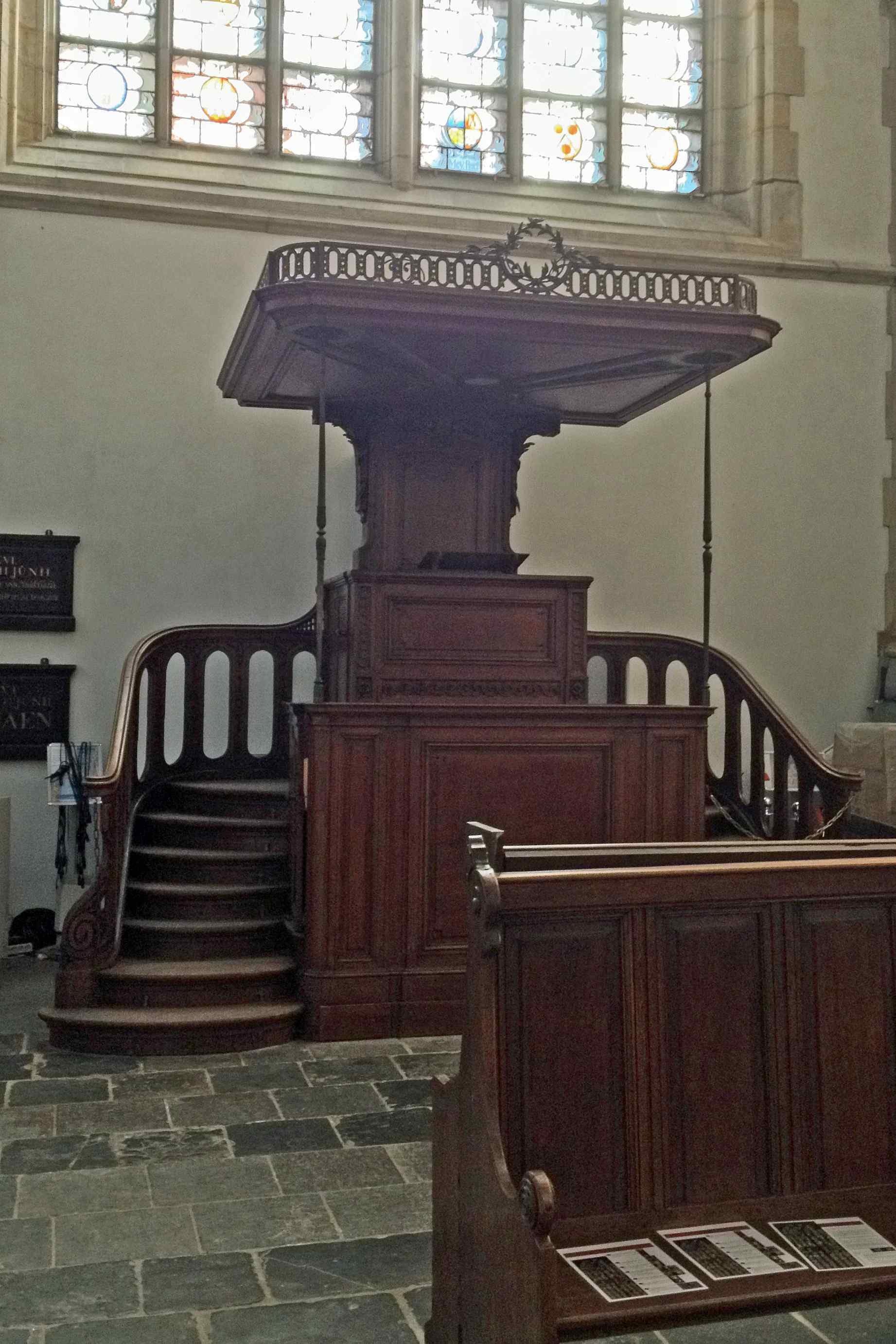 Preekstoel in Sint-Janskerk - mobiele preekstoel, Gouda
