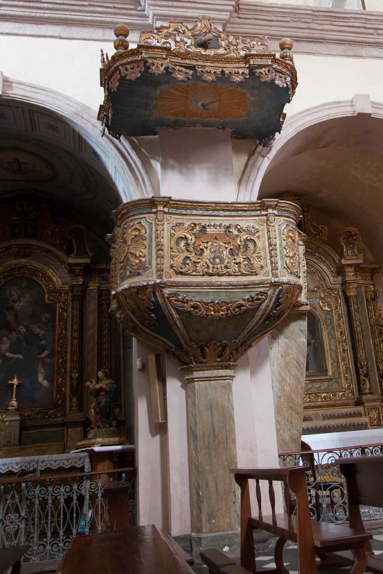 Preekstoel in Chiesa Beata Vergine del Carmine, Bosa
