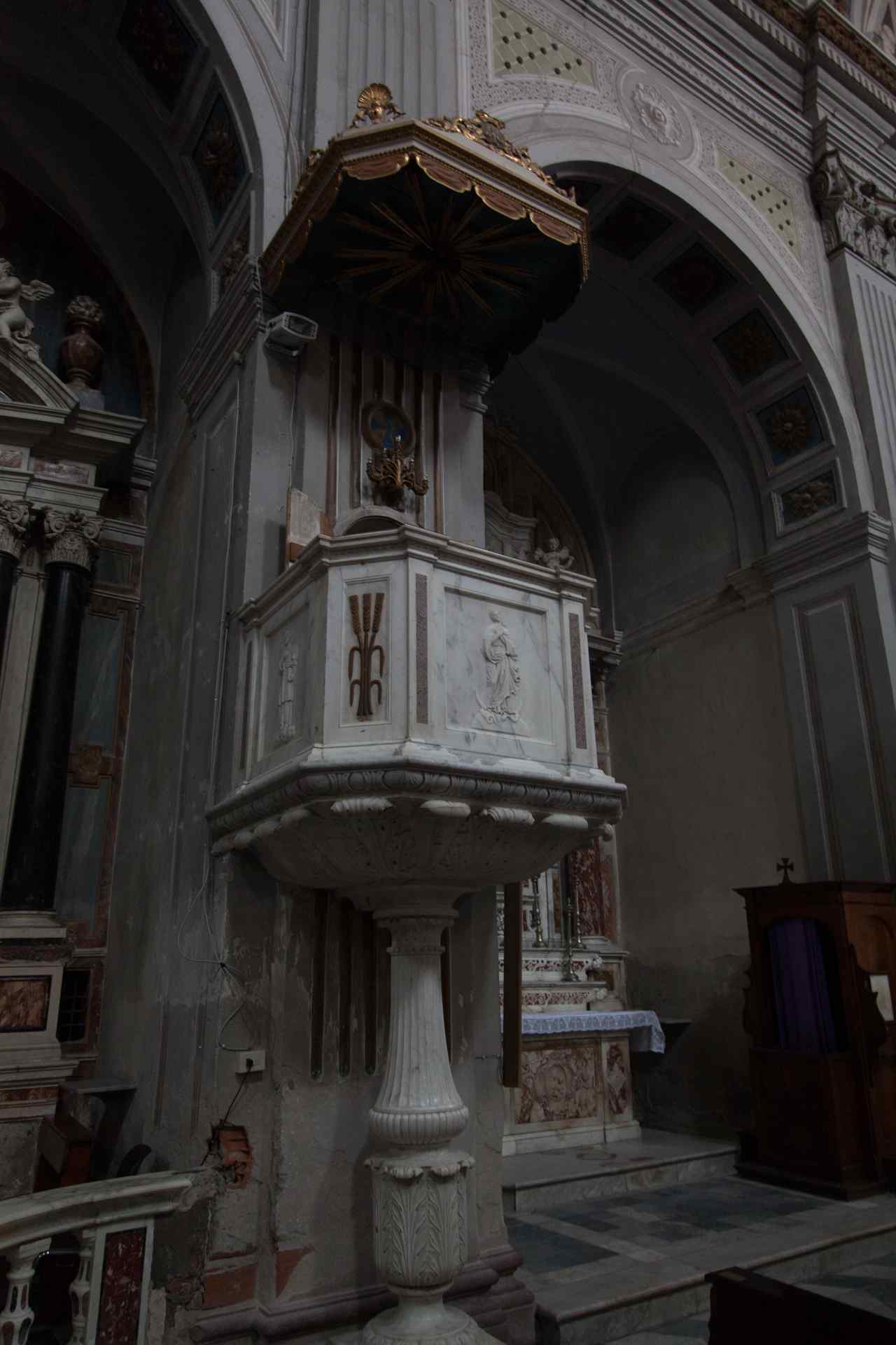 Preekstoel in Duomo di Bosa, Bosa