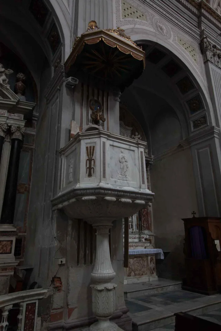 Preekstoel in Duomo di Bosa, Bosa