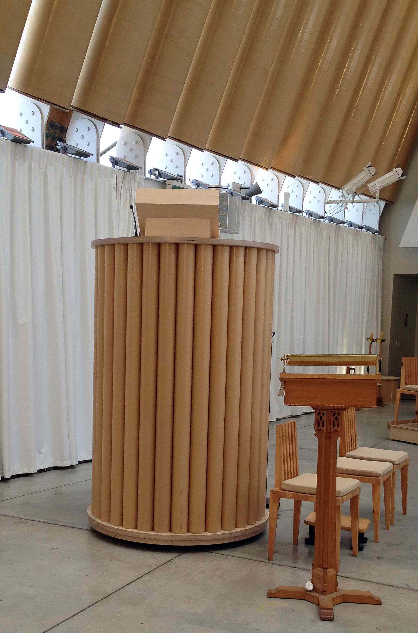 Preekstoel in Cardboard Cathedral, Christchurch