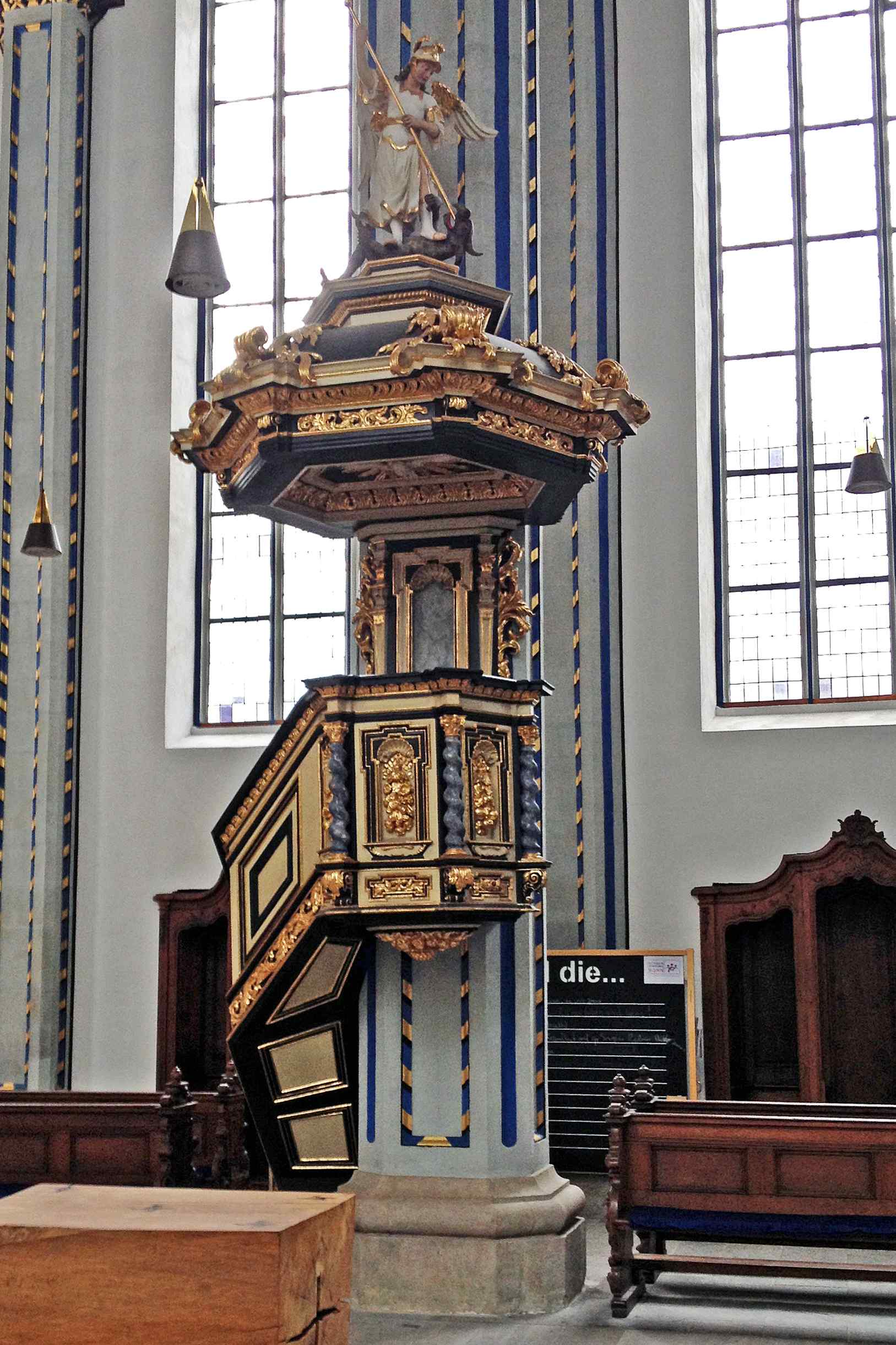 Preekstoel in Namen-Jesu-Kirche, Bonn