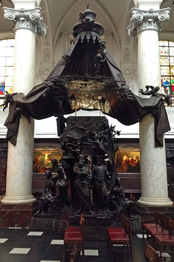 Preekstoel in Kerk van Onze lieve Vrouwe van Finistere, Brussel