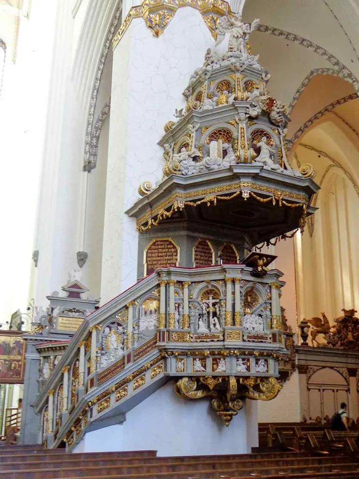 Preekstoel in St Marienkirche, Rostock