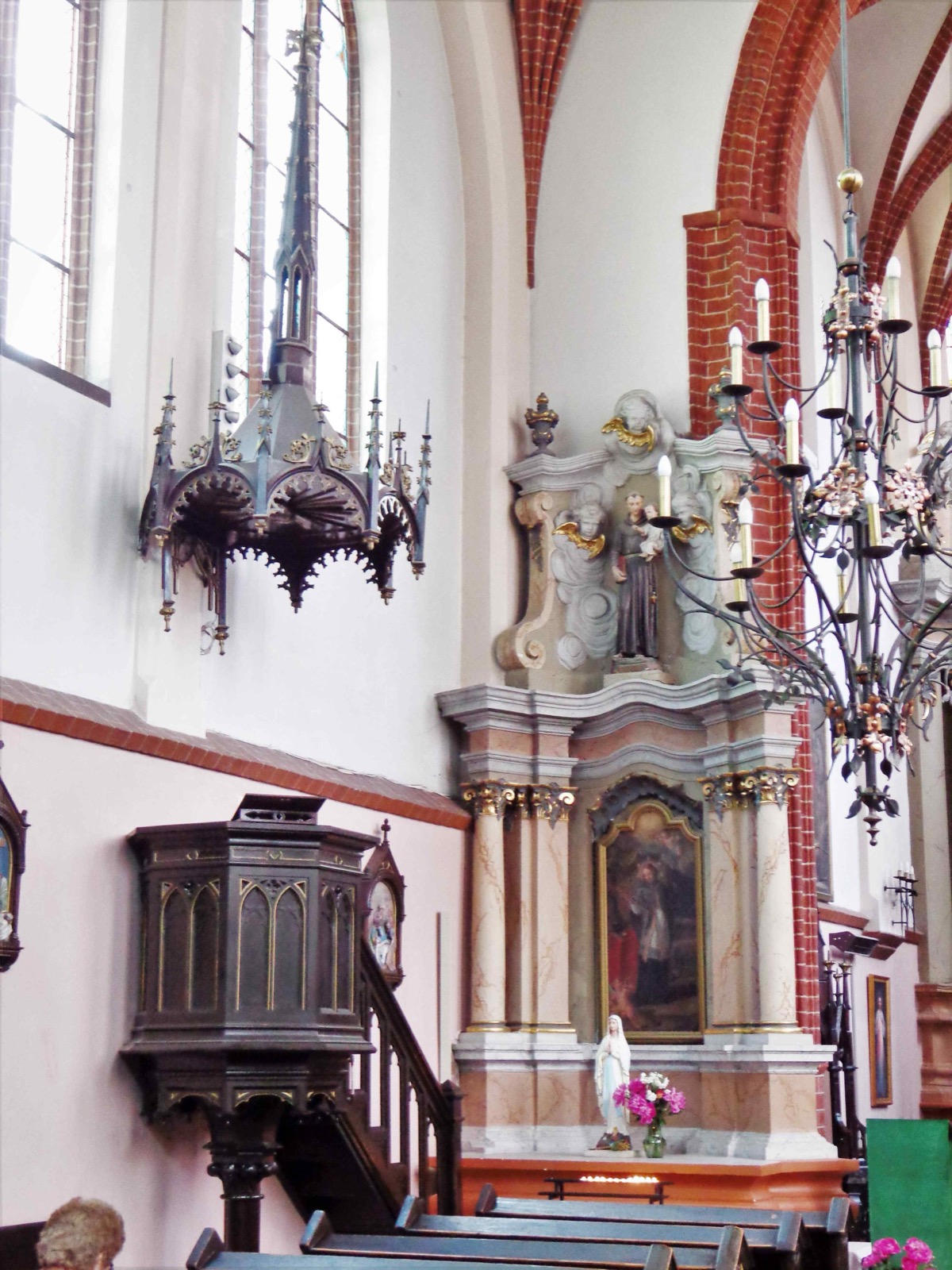 Preekstoel in St. Anne und Bernhardine, Vilnius