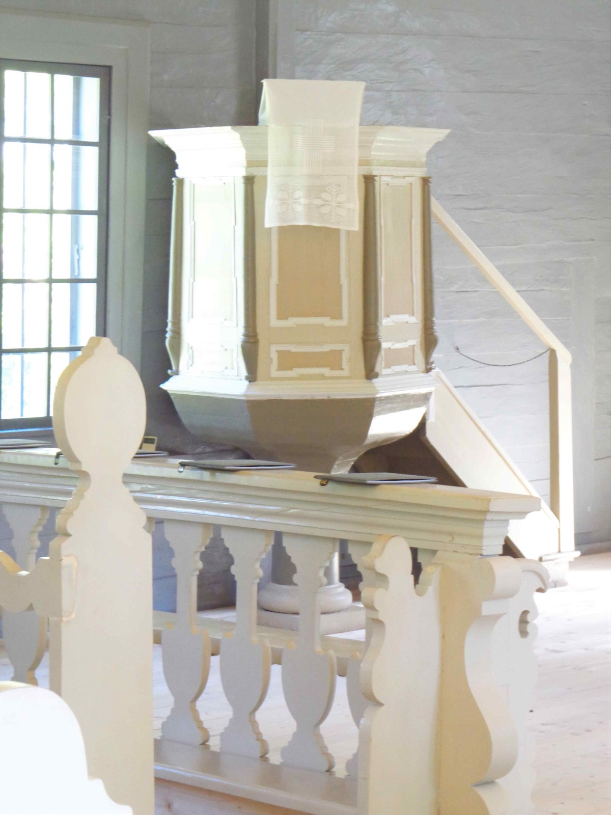 Pulpit at Turaidas Evangeliski Luteriska baznica, Sigulda