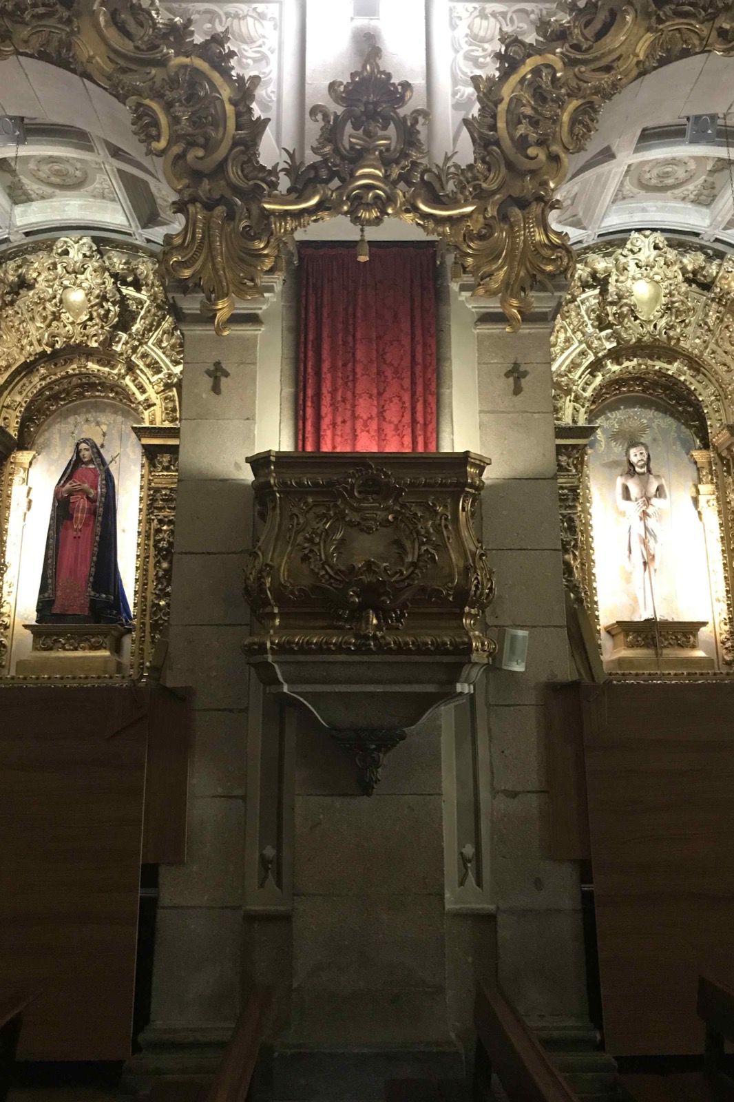 Pulpit at Igreja de Santa Cruz, 4700-308 Braga