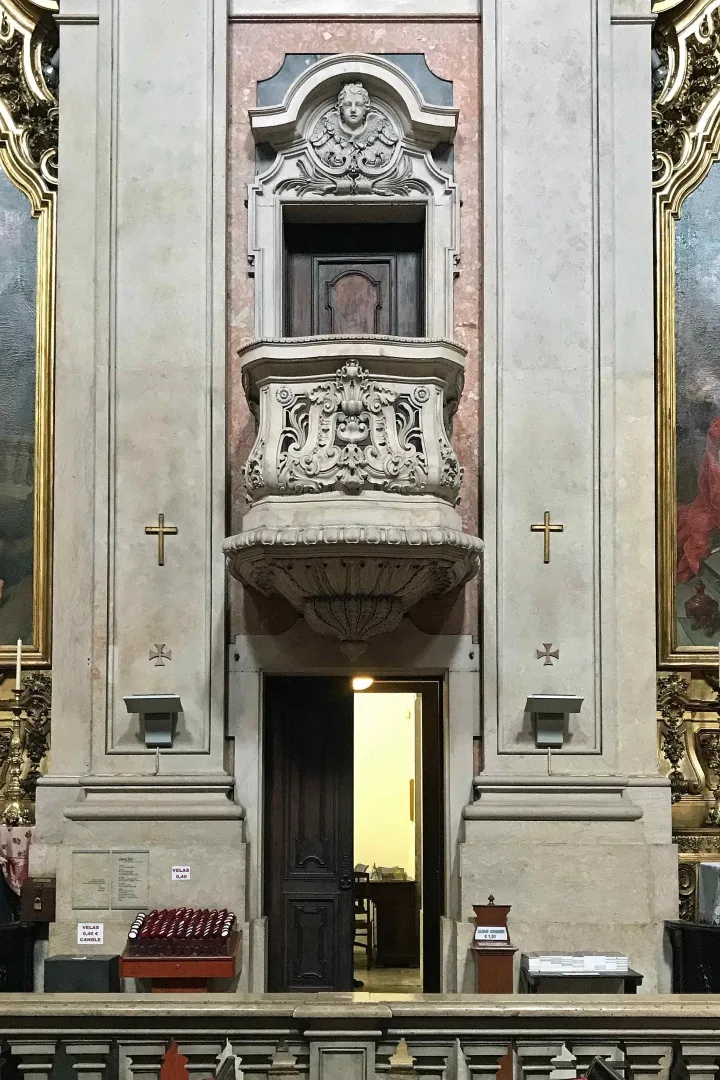 Preekstoel in Basilica de Nossa Senhora dos Martires, Lisboa