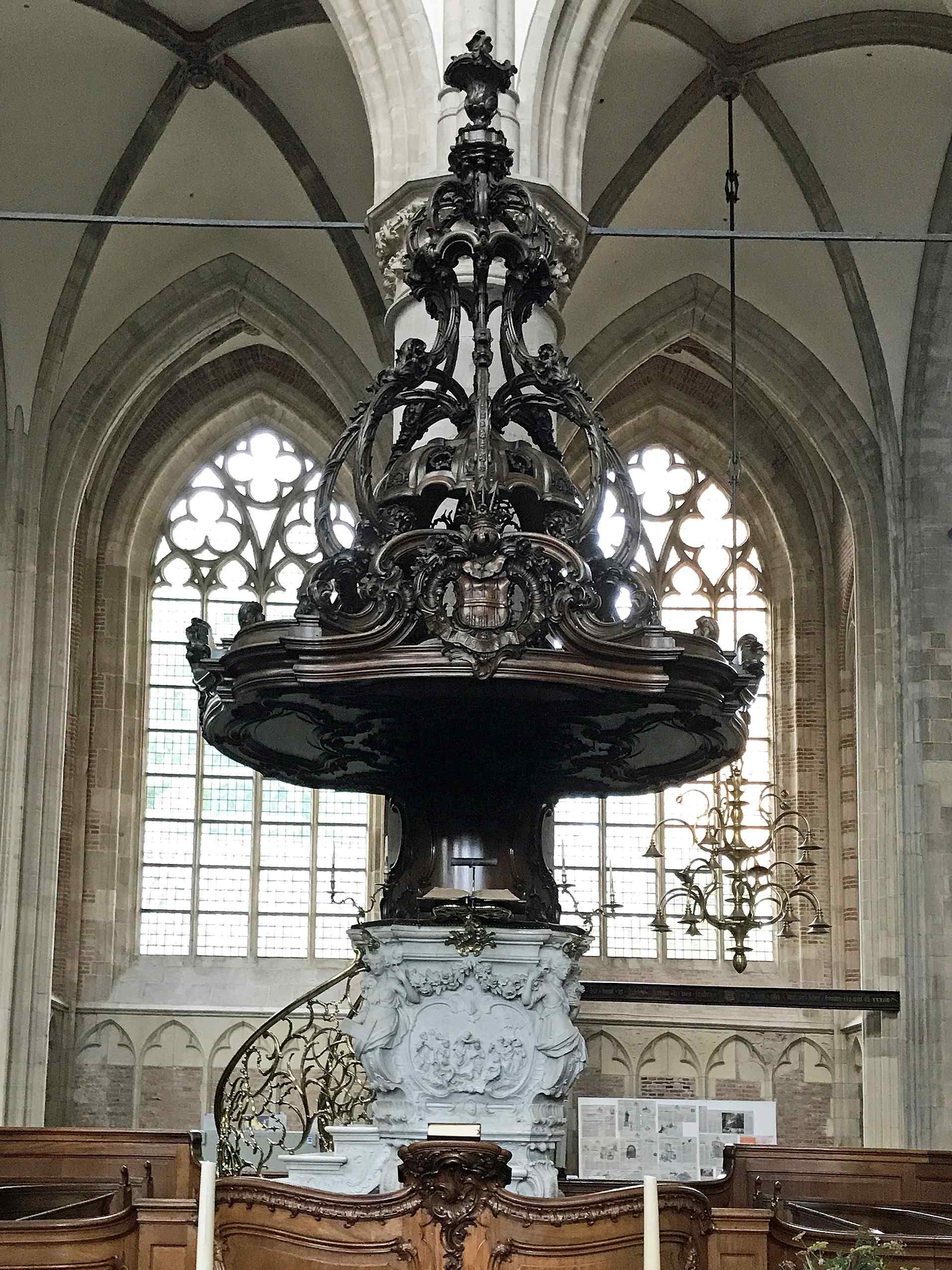 Preekstoel in Grote Kerk, Dordrecht