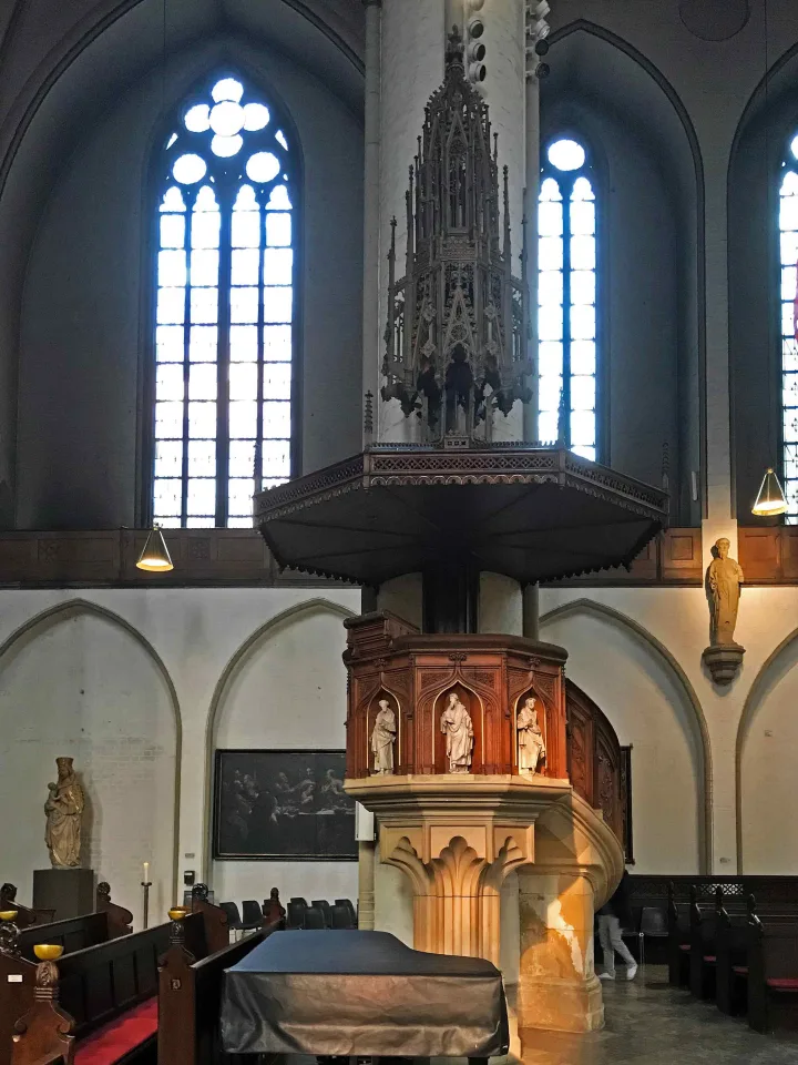 Preekstoel in Petrikirche, Hamburg