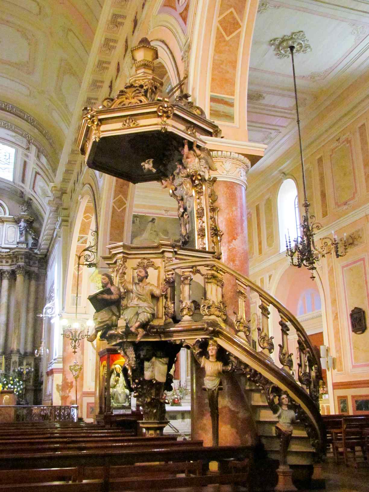 Preekstoel in Basilica de Merced, Santiago