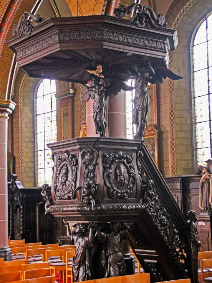 Pulpit at St Niclaas, Bruggenhout