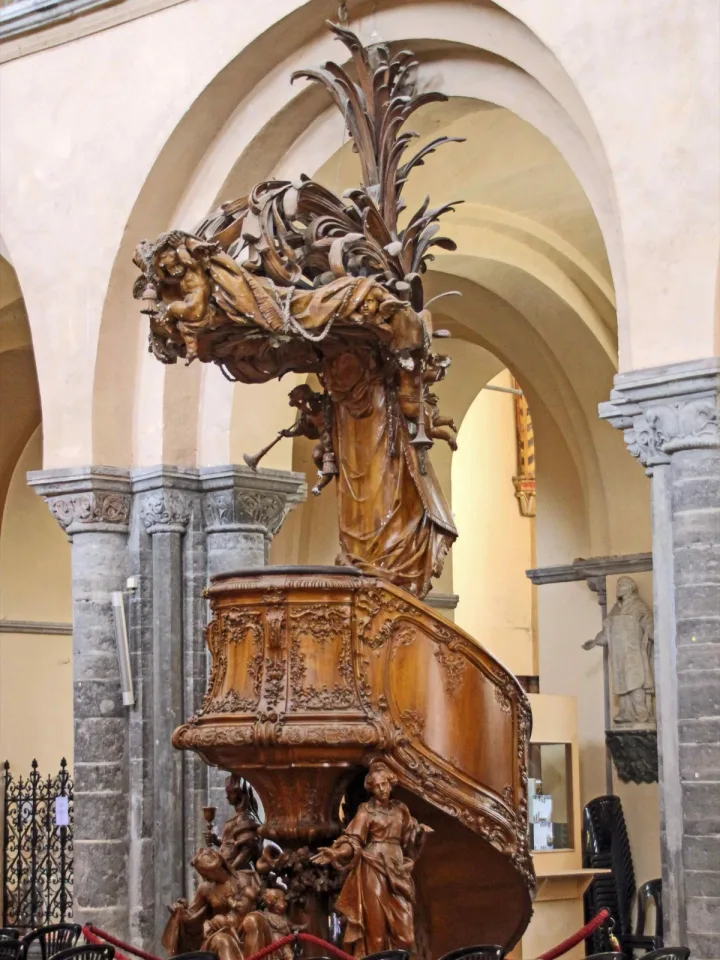Preekstoel in Onze-Lieve-Vrouwekathedraal, Tournai