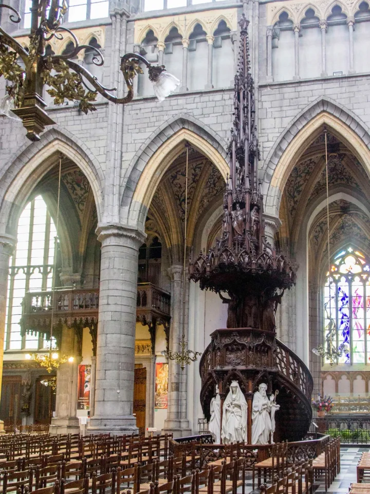 Preekstoel in Sint-Pauluskathedraal, Luik