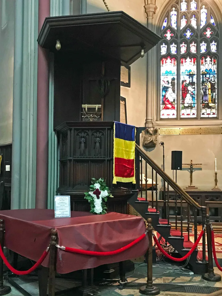 Preekstoel in Romanian Saint George Church, London