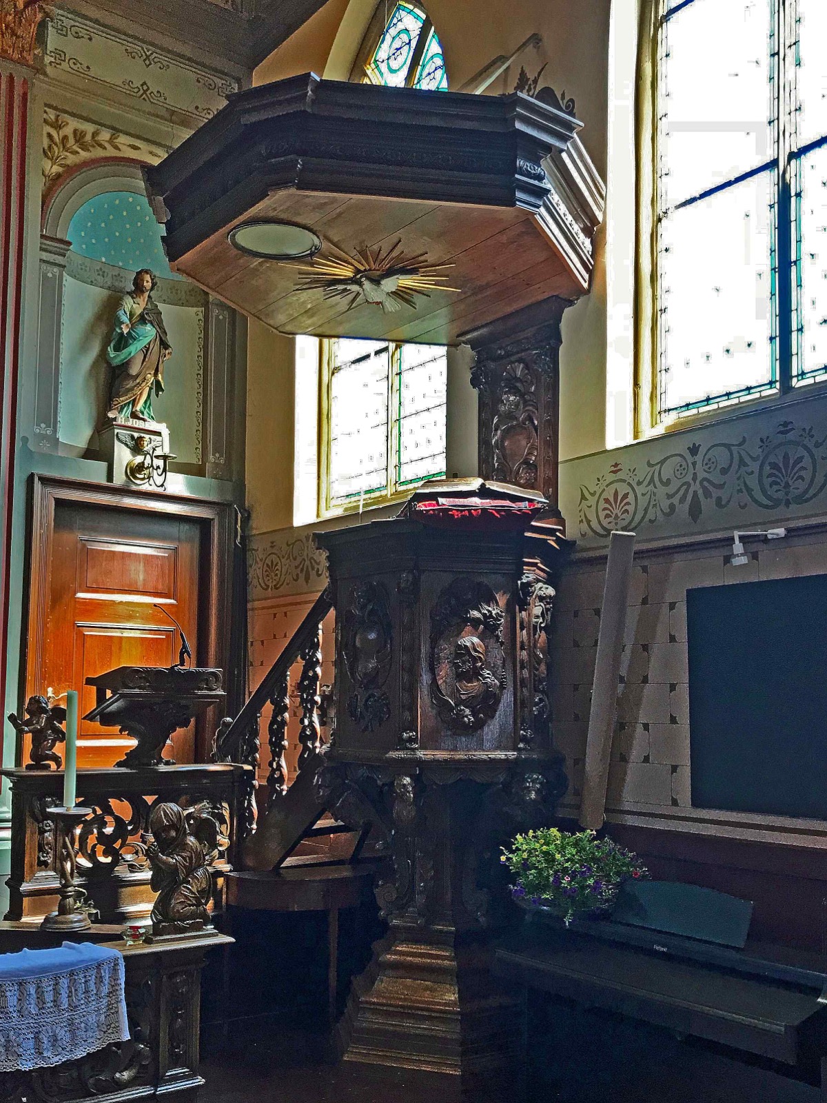 Pulpit at Oud-Kath. kerk van de heiligen Barbara en Antonius, Culemborg