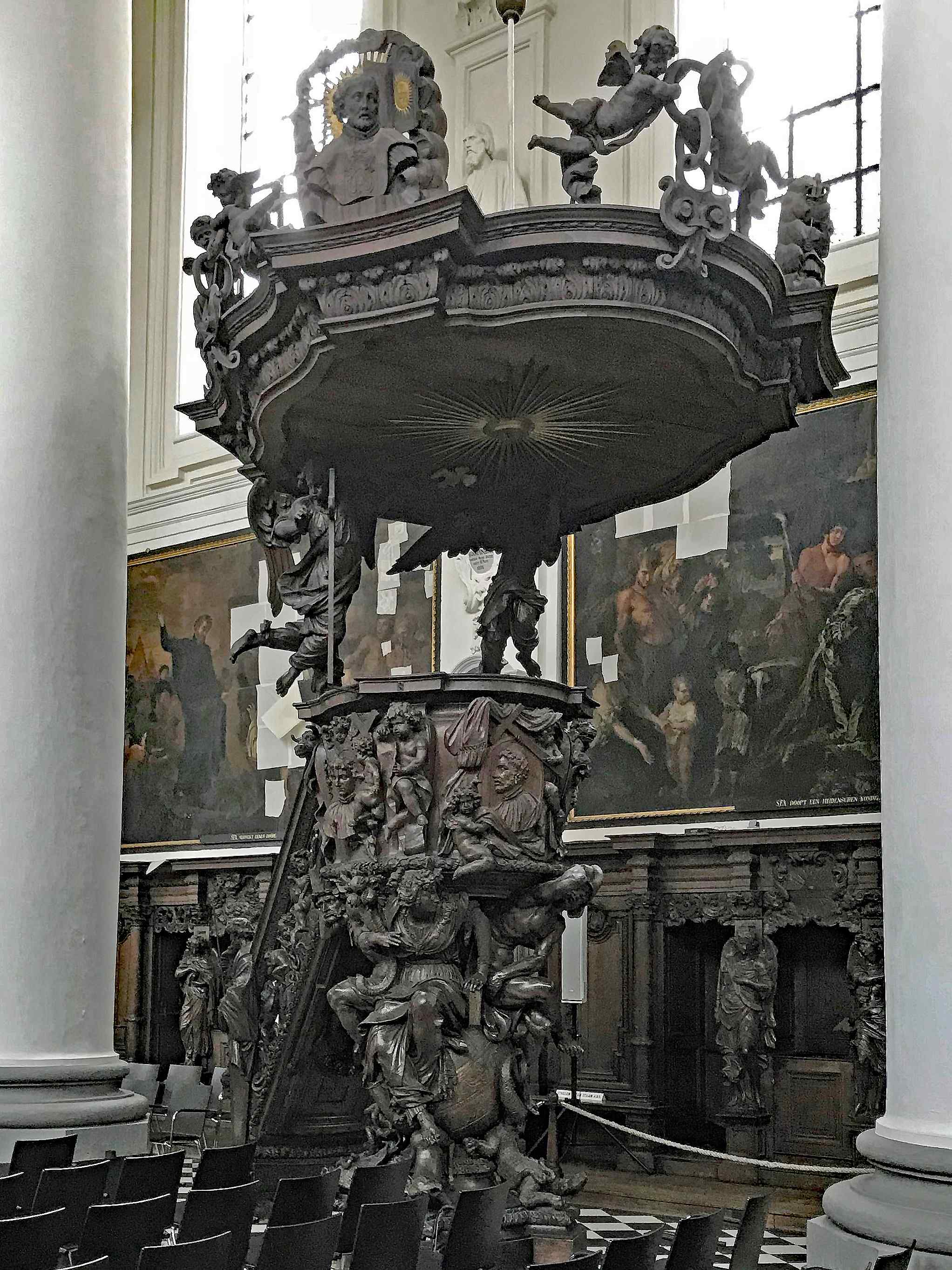 Preekstoel in Sint Pieter en Paulkerk, Mechelen