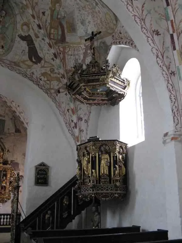 Preekstoel in Elmelunde Kirke, Mon