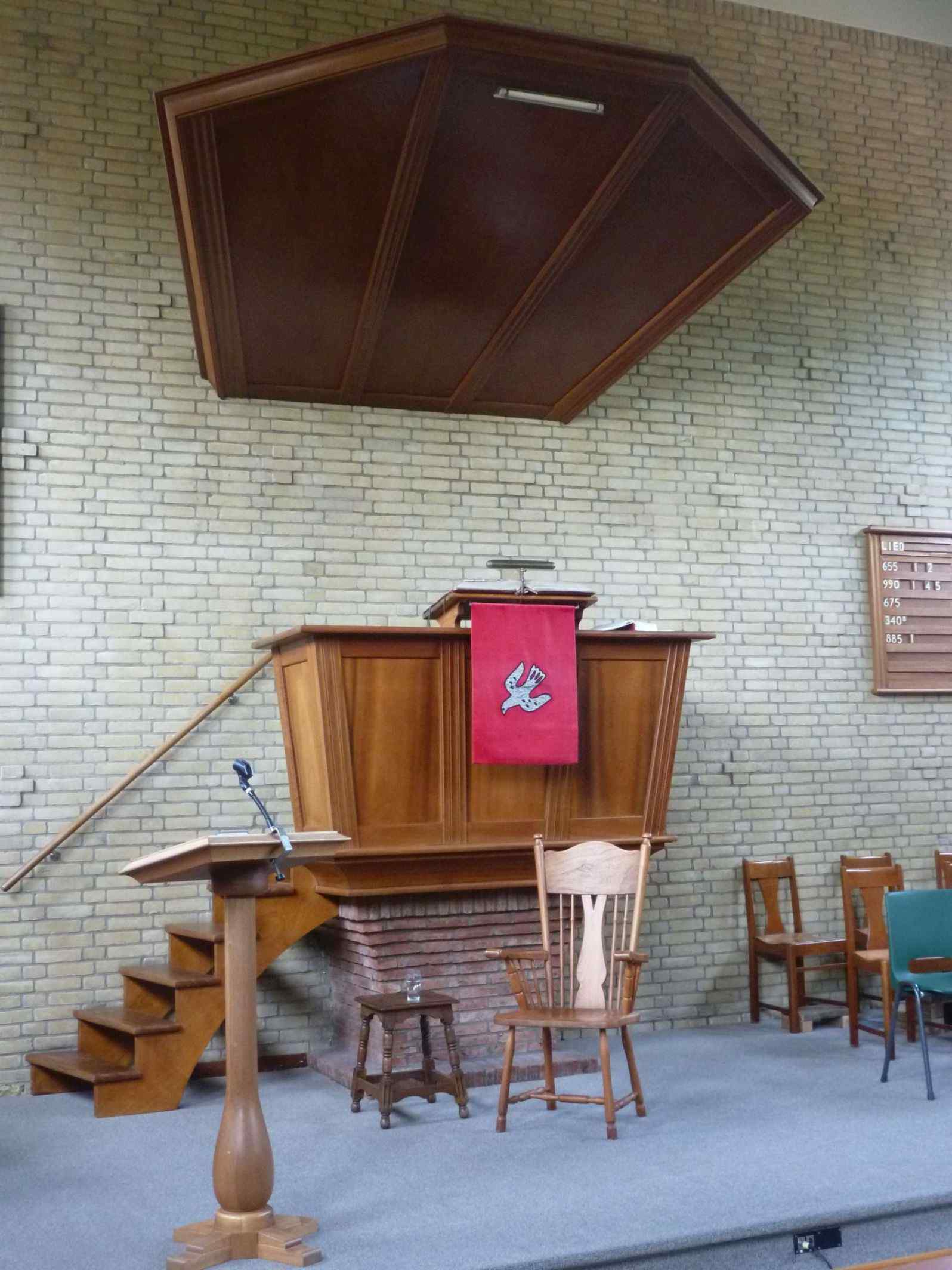 Preekstoel in Kruiskerk, Echtenerbrug-Oosterzee