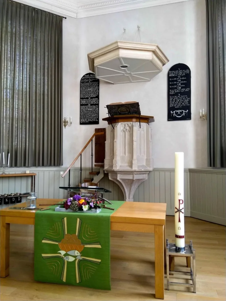 Preekstoel in Protestantse kerk, Tubbergen